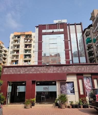 Genx Le Crescent Ghaziabad Hotel Eksteriør billede