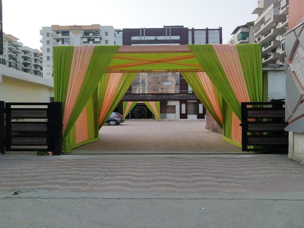 Genx Le Crescent Ghaziabad Hotel Eksteriør billede