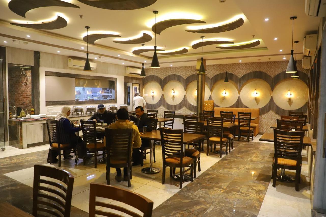 Genx Le Crescent Ghaziabad Hotel Eksteriør billede