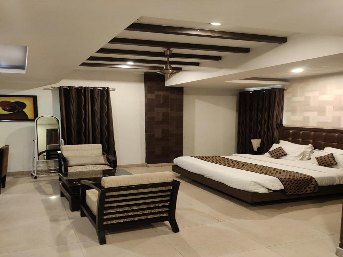 Genx Le Crescent Ghaziabad Hotel Eksteriør billede