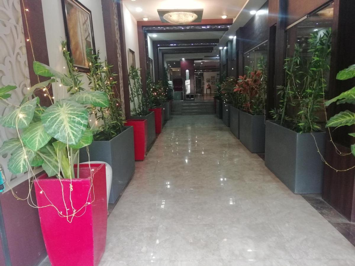 Genx Le Crescent Ghaziabad Hotel Eksteriør billede