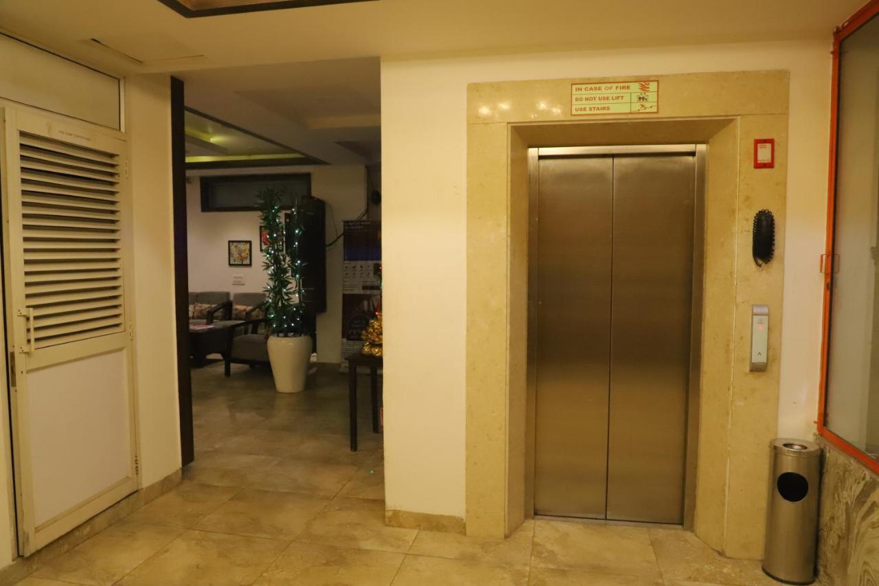 Genx Le Crescent Ghaziabad Hotel Eksteriør billede