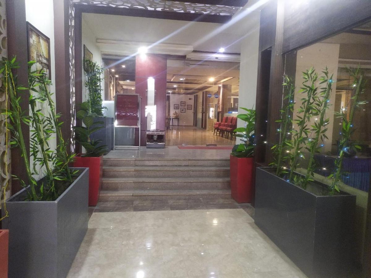 Genx Le Crescent Ghaziabad Hotel Eksteriør billede