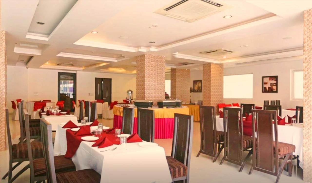 Genx Le Crescent Ghaziabad Hotel Eksteriør billede