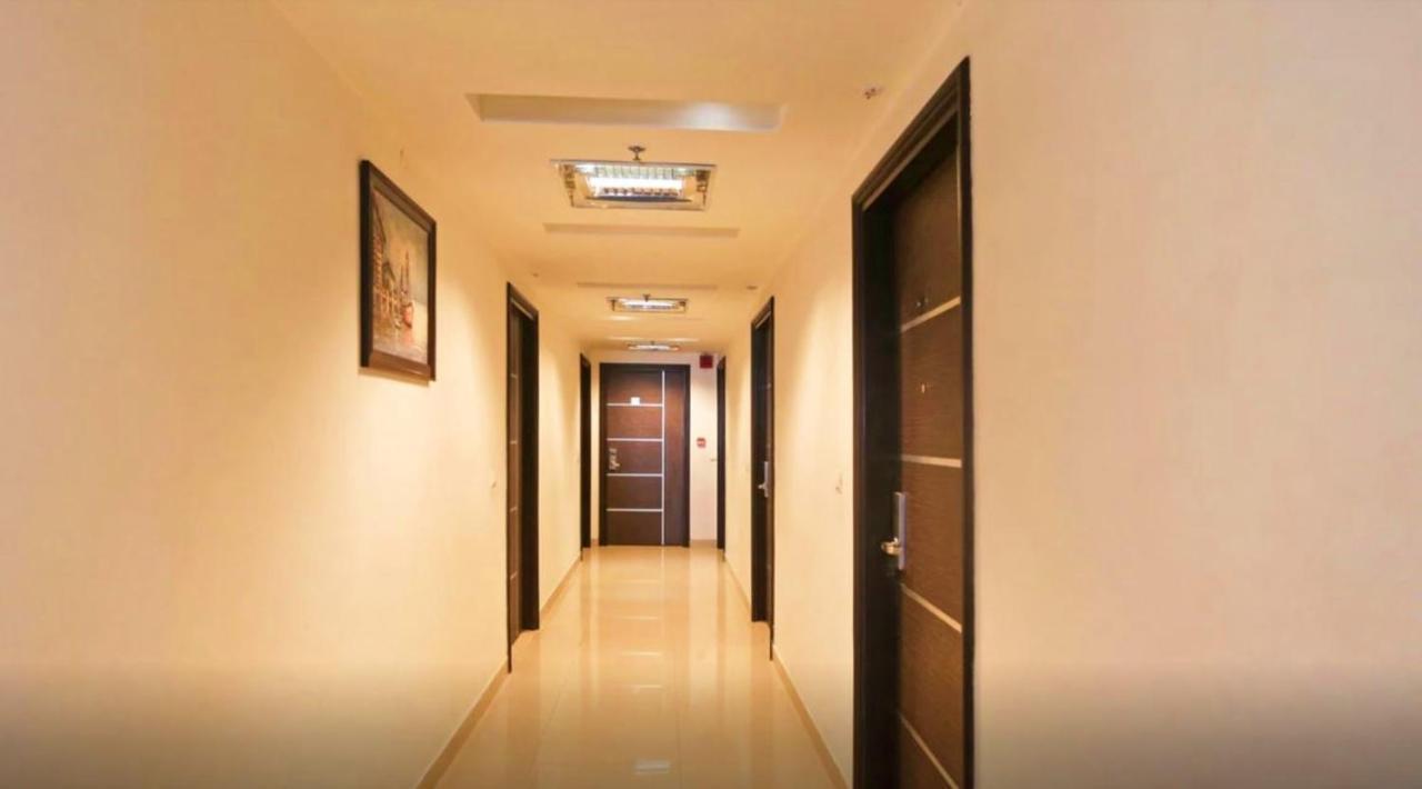 Genx Le Crescent Ghaziabad Hotel Eksteriør billede