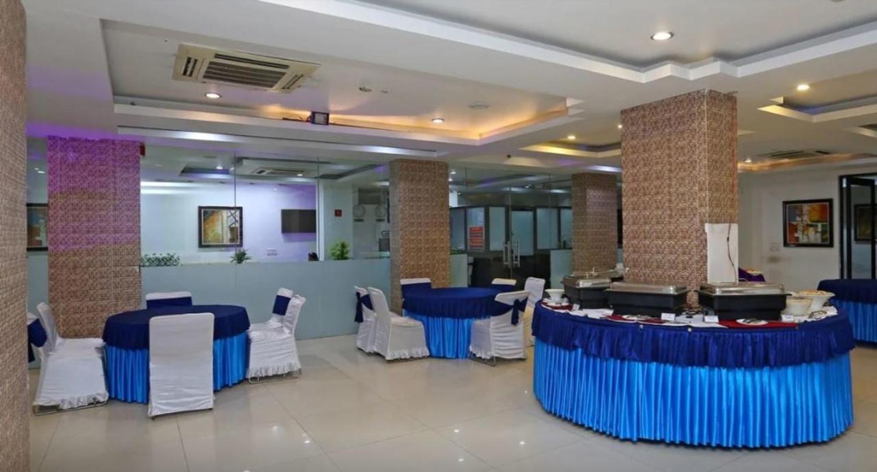 Genx Le Crescent Ghaziabad Hotel Eksteriør billede
