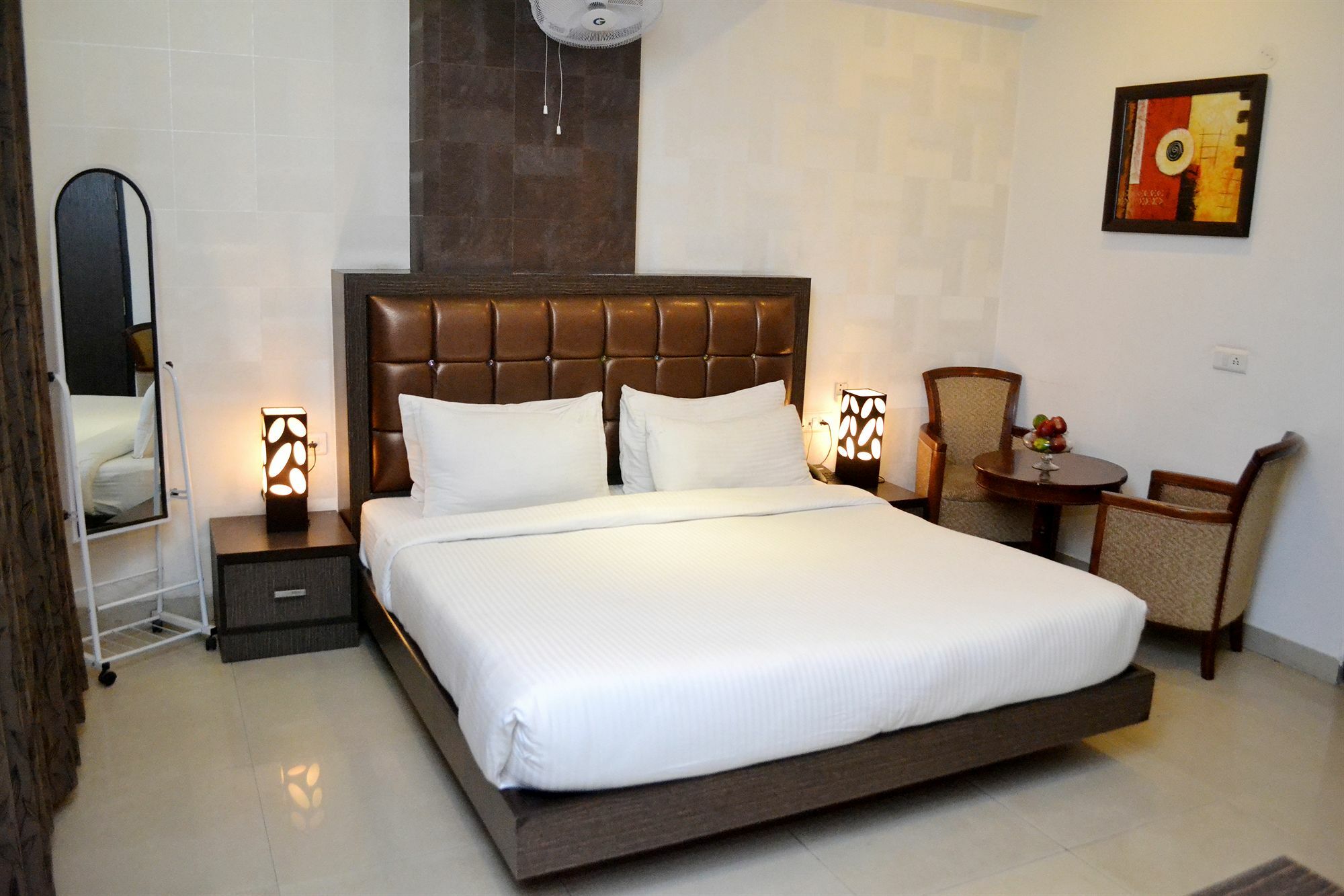 Genx Le Crescent Ghaziabad Hotel Eksteriør billede