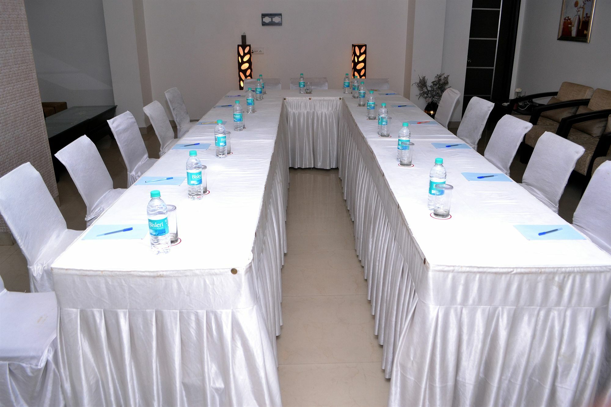 Genx Le Crescent Ghaziabad Hotel Eksteriør billede