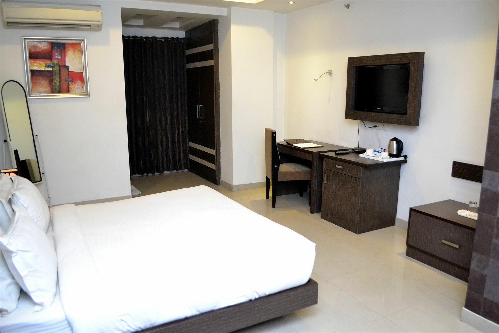Genx Le Crescent Ghaziabad Hotel Eksteriør billede