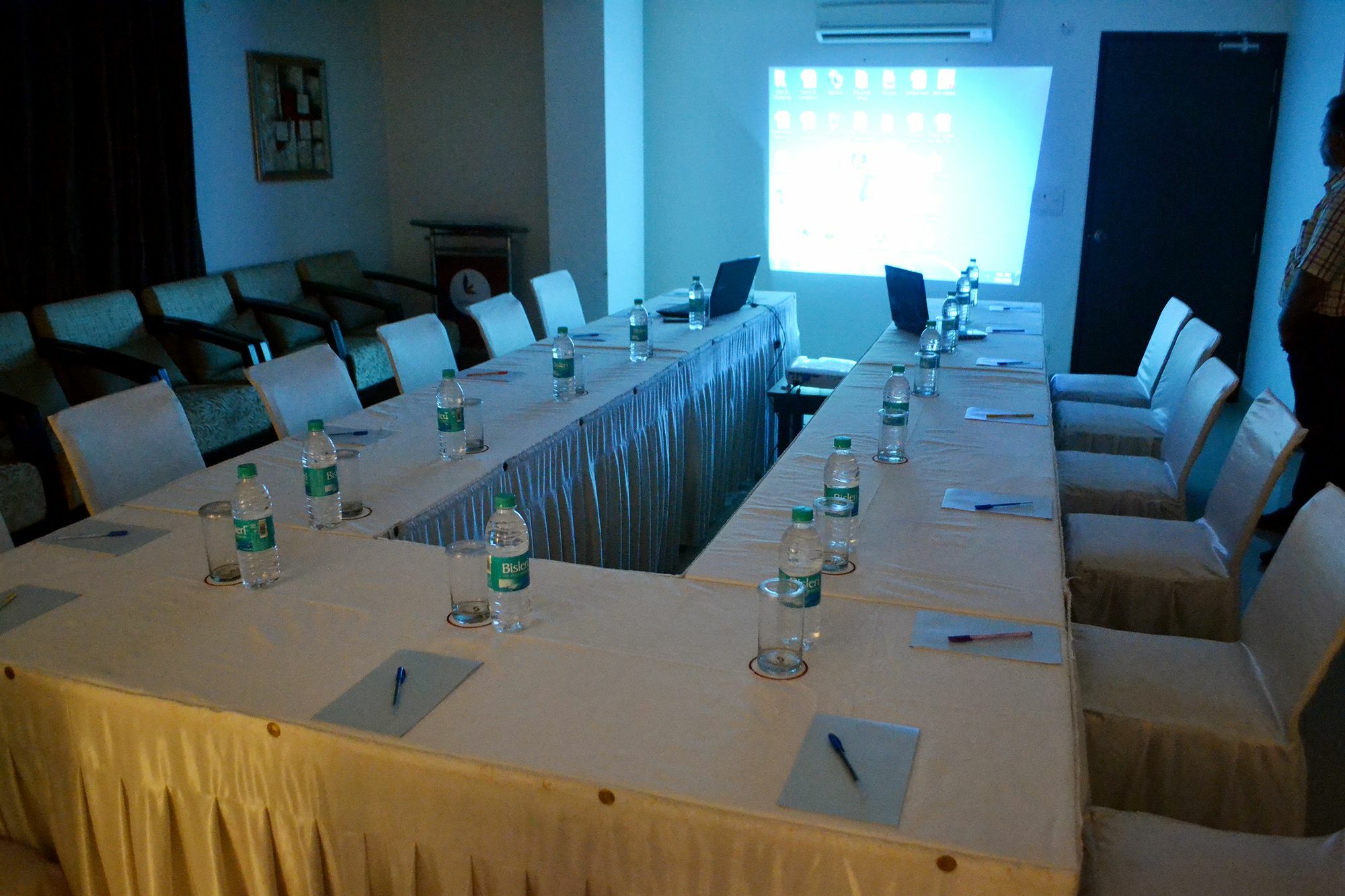 Genx Le Crescent Ghaziabad Hotel Eksteriør billede