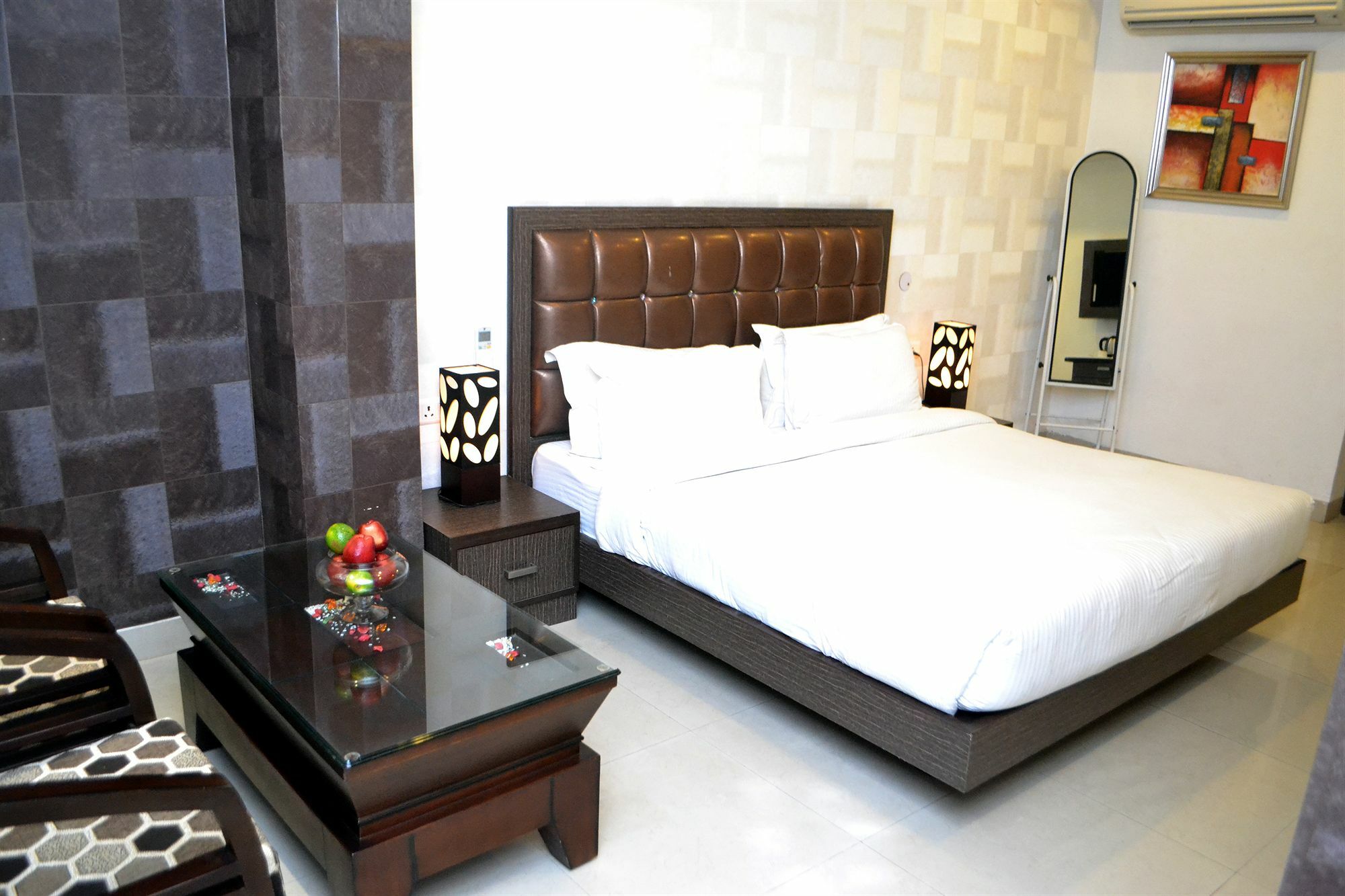 Genx Le Crescent Ghaziabad Hotel Eksteriør billede